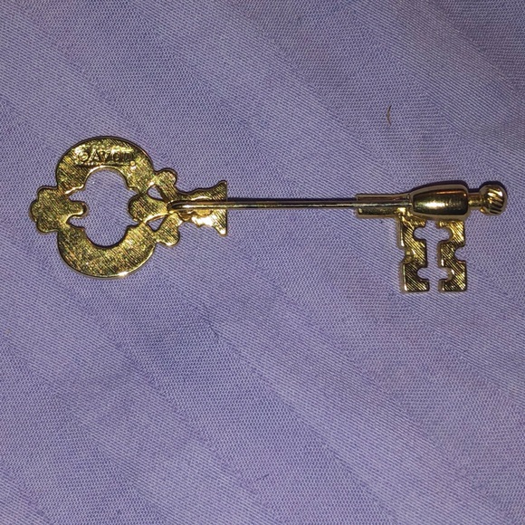 Avon Key Pin - Picture 2 of 2